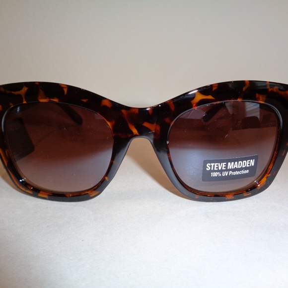 Steve Madden MONICA Tortoise New Womens Sunglasses main image 4